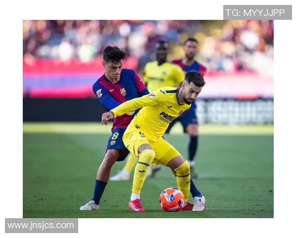 足球明星夺冠瞬间精彩回顾与经典照片分享